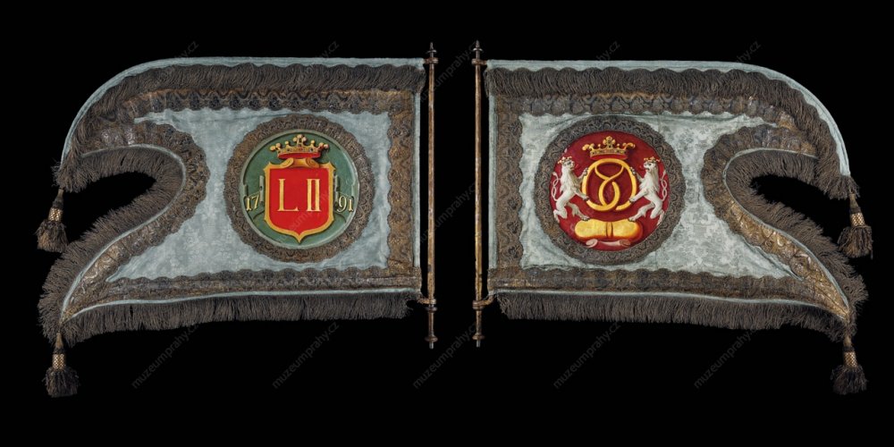 H 034 501-001 web.JPG